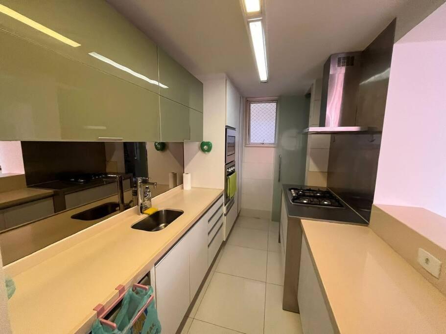 Apartamento Lindo De 3 Quartos, Uma Quadra Da Praia! Río de Janeiro